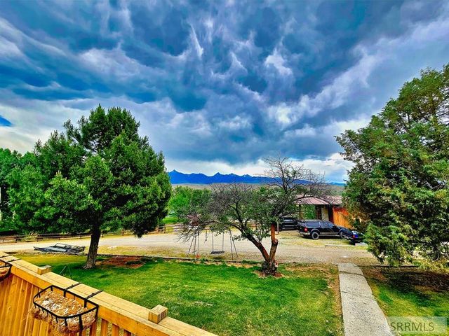 5 Riggan Ln, Salmon, ID 83467