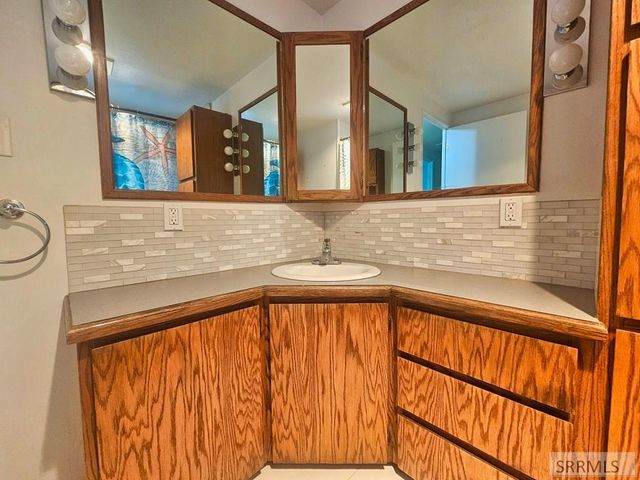 5 Riggan Ln, Salmon, ID 83467