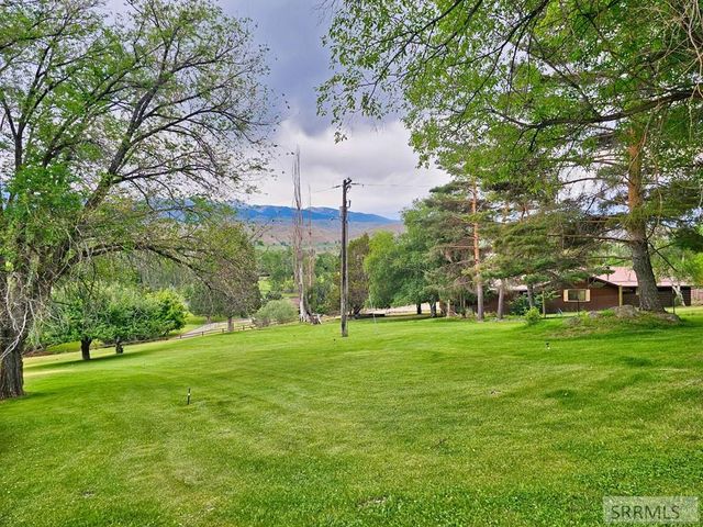 5 Riggan Ln, Salmon, ID 83467