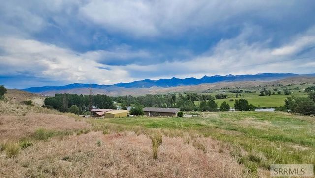 5 Riggan Ln, Salmon, ID 83467