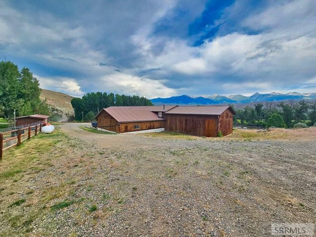 5 Riggan Ln, Salmon, ID 83467