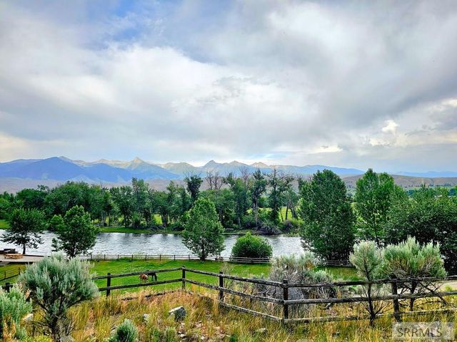 5 Riggan Ln, Salmon, ID 83467