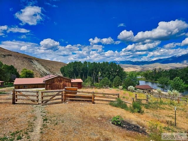 5 Riggan Ln, Salmon, ID 83467