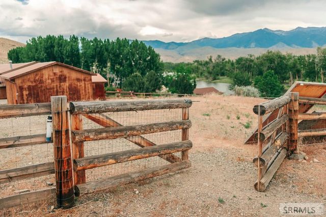 5 Riggan Ln, Salmon, ID 83467