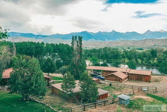 5 Riggan Ln, Salmon, ID 83467