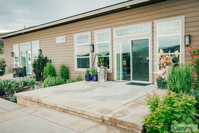 5 Riggan Ln, Salmon, ID 83467