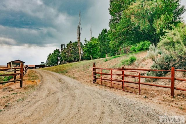 5 Riggan Ln, Salmon, ID 83467