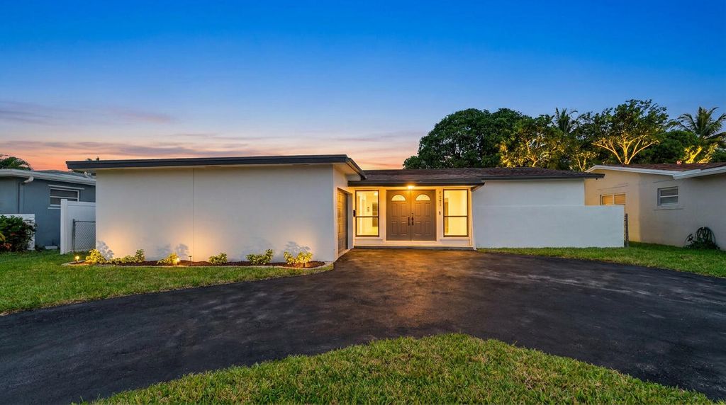 9351 NW 20th Place, Sunrise, FL 33322