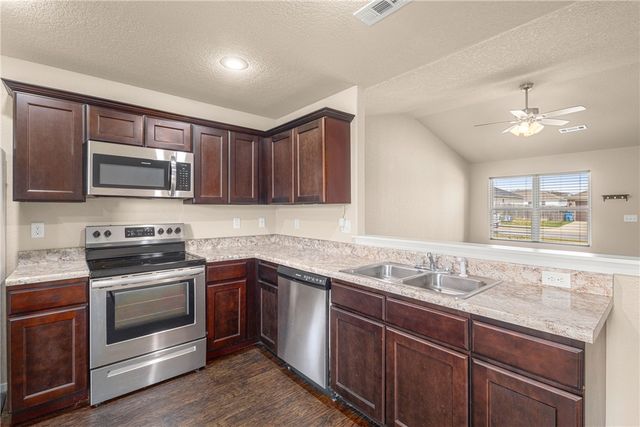 817 NW 67th Avenue, Bentonville, AR 72713