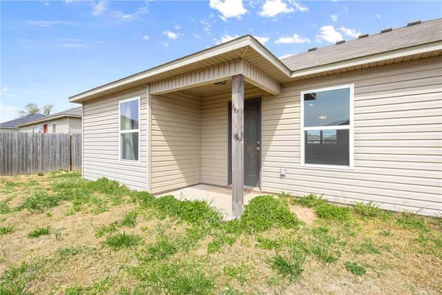 817 NW 67th Avenue, Bentonville, AR 72713