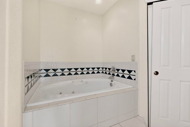 10801 Chicobush Drive NW, Albuquerque, NM 87114