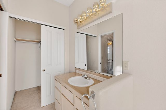 10801 Chicobush Drive NW, Albuquerque, NM 87114