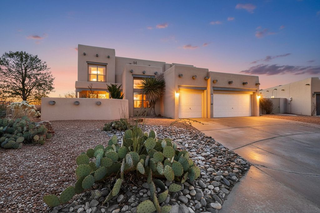 10801 Chicobush Drive NW, Albuquerque, NM 87114