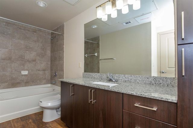 2930 Plum Creek Lane 313, Houston, TX 77087