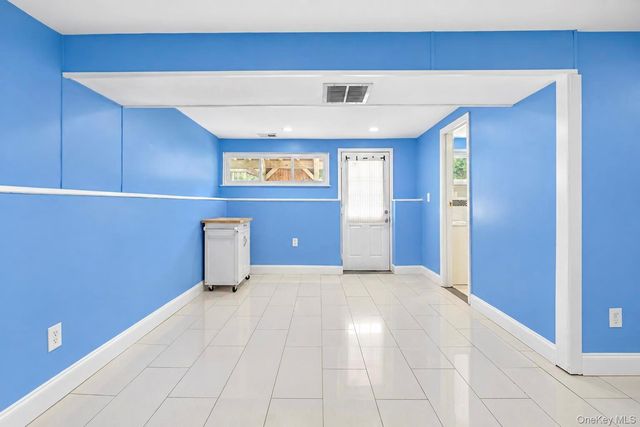 16 Berkeley Avenue, Selden, NY 11784