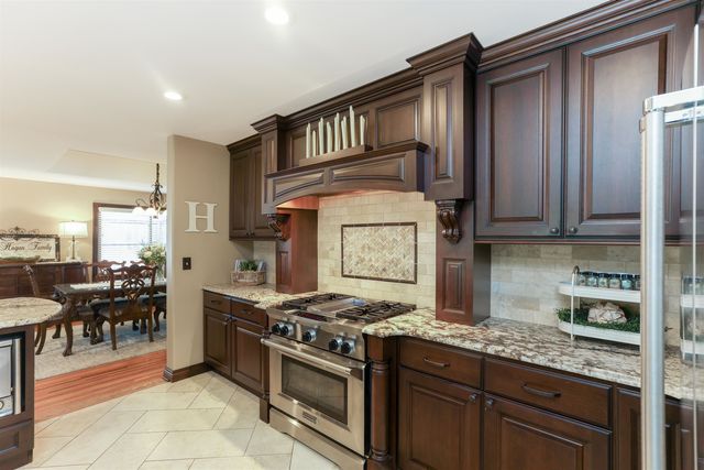 21 N Laurel Dr, Wichita, KS 67206