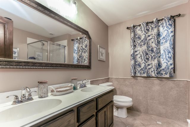 21 N Laurel Dr, Wichita, KS 67206