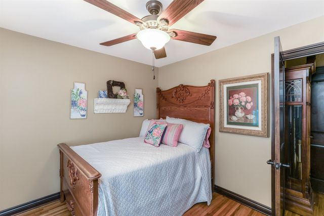 21 N Laurel Dr, Wichita, KS 67206