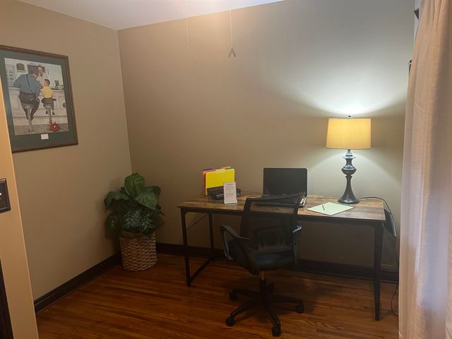 21 N Laurel Dr, Wichita, KS 67206