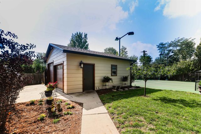 21 N Laurel Dr, Wichita, KS 67206