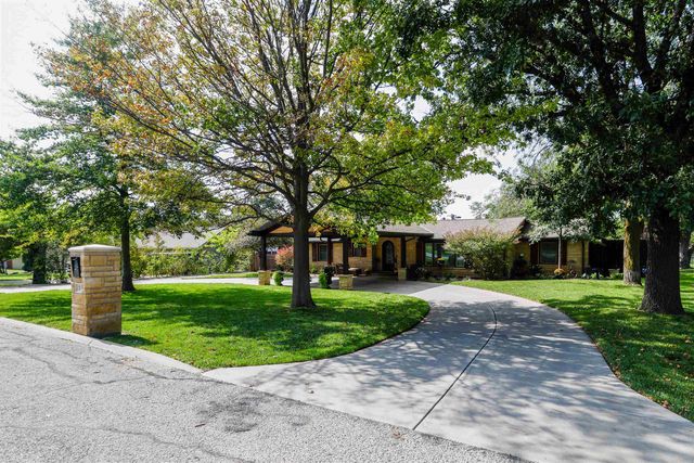 21 N Laurel Dr, Wichita, KS 67206