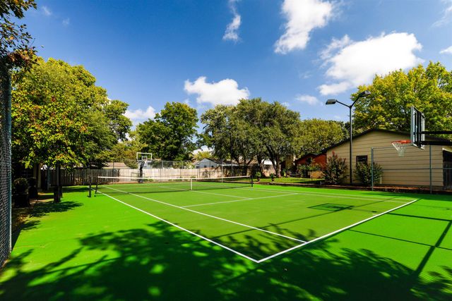 21 N Laurel Dr, Wichita, KS 67206