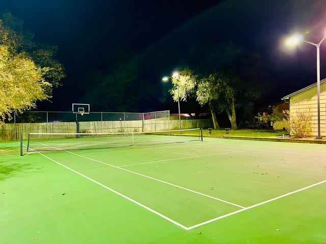 21 N Laurel Dr, Wichita, KS 67206