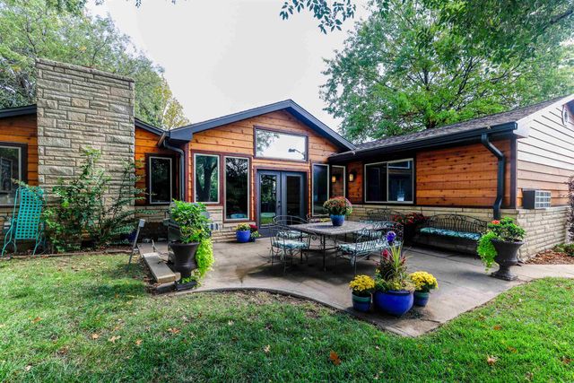 21 N Laurel Dr, Wichita, KS 67206