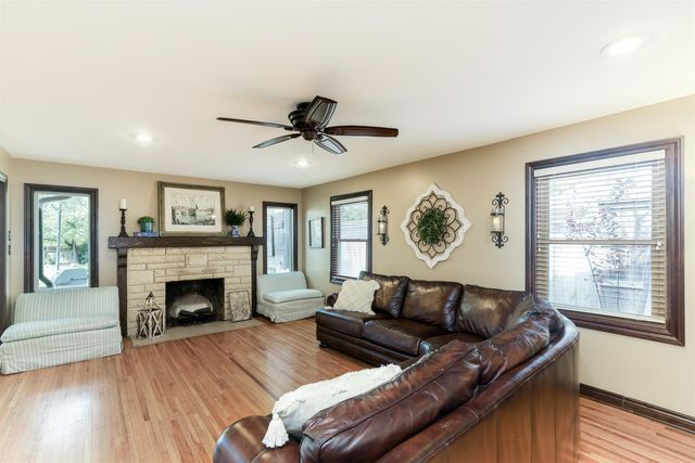 21 N Laurel Dr, Wichita, KS 67206