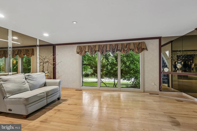 11112 VALLEY HEIGHTS DR, Owings Mills, MD 21117