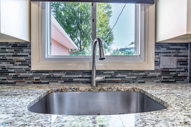 2925 Edgewood Drive N, Fargo, ND 58102