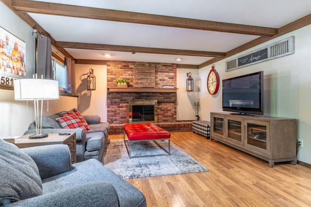 2925 Edgewood Drive N, Fargo, ND 58102