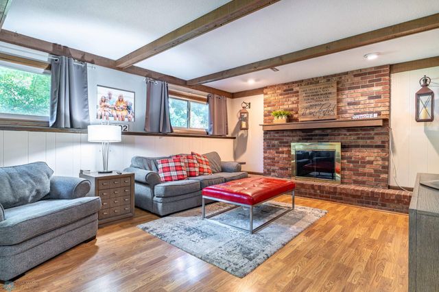 2925 Edgewood Drive N, Fargo, ND 58102