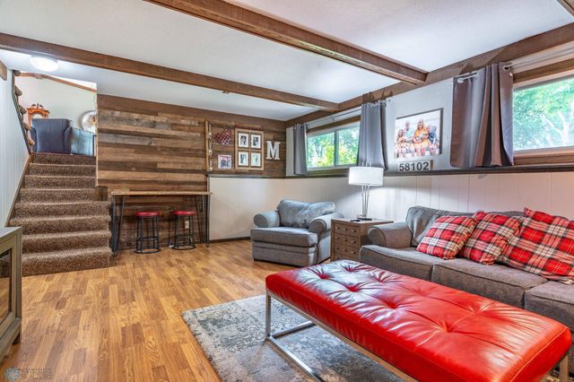 2925 Edgewood Drive N, Fargo, ND 58102