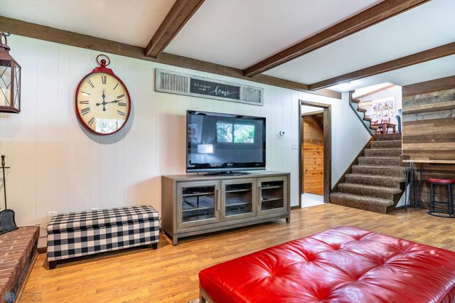 2925 Edgewood Drive N, Fargo, ND 58102