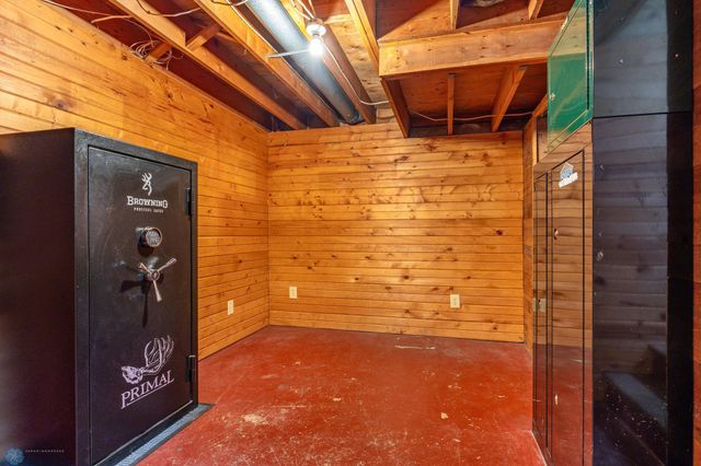 2925 Edgewood Drive N, Fargo, ND 58102