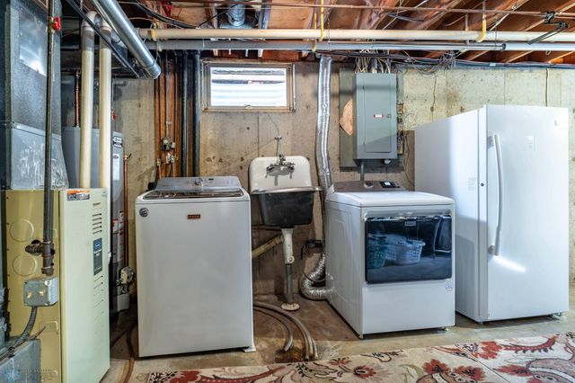 2925 Edgewood Drive N, Fargo, ND 58102