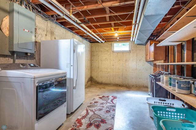 2925 Edgewood Drive N, Fargo, ND 58102