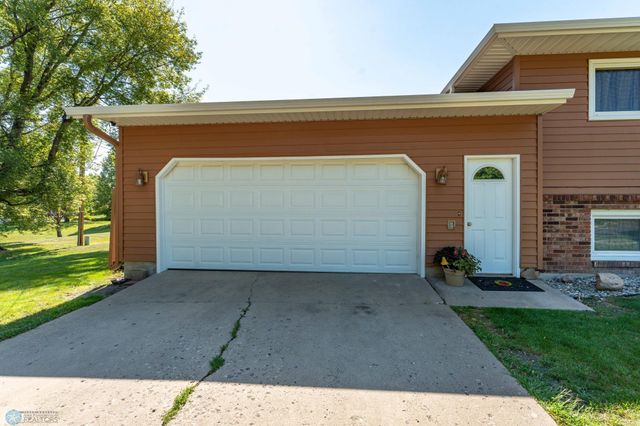 2925 Edgewood Drive N, Fargo, ND 58102