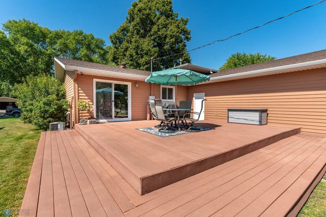 2925 Edgewood Drive N, Fargo, ND 58102