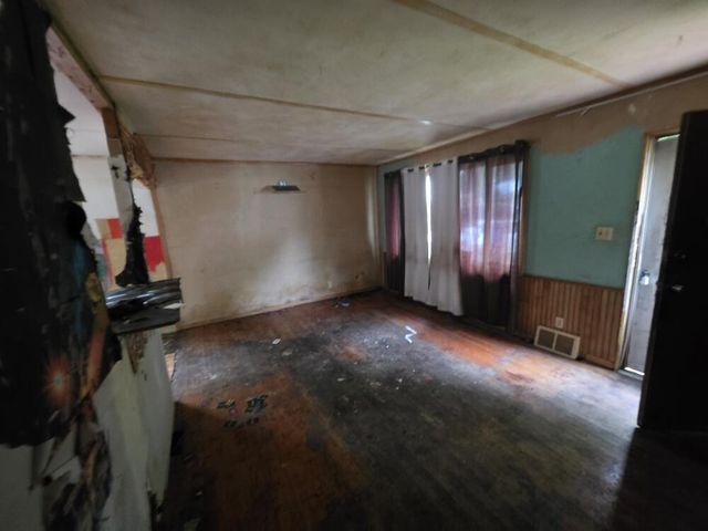 3557 S 5th PLACE, Milwaukee, WI 53207