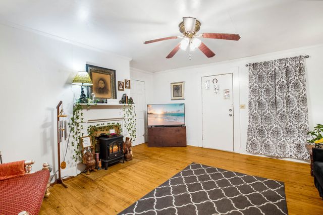 2461 Old Greenbrier Pike, Greenbrier, TN 37073