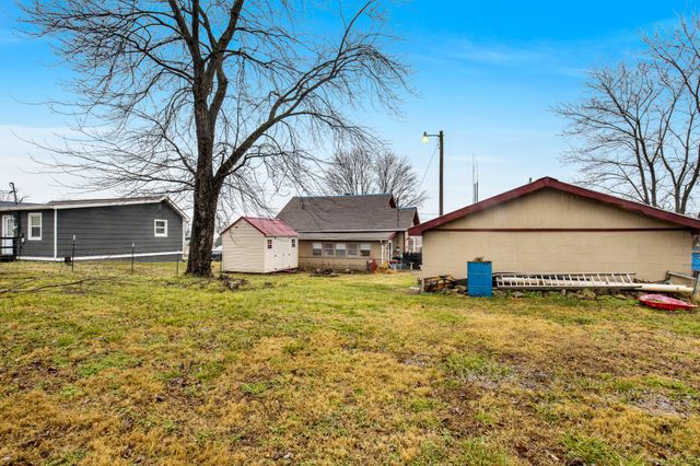 2461 Old Greenbrier Pike, Greenbrier, TN 37073