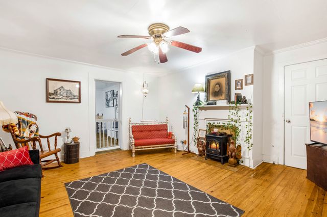 2461 Old Greenbrier Pike, Greenbrier, TN 37073