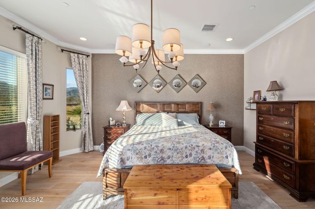 2431 N Wychwood Court, Tucson, AZ 85749