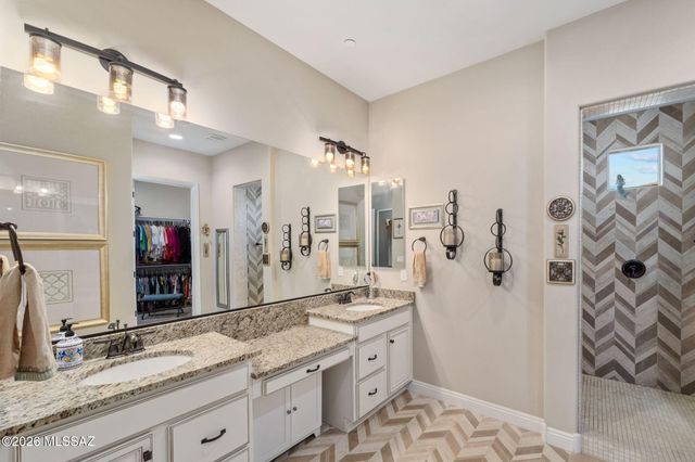 2431 N Wychwood Court, Tucson, AZ 85749