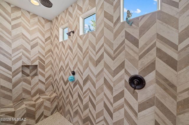 2431 N Wychwood Court, Tucson, AZ 85749