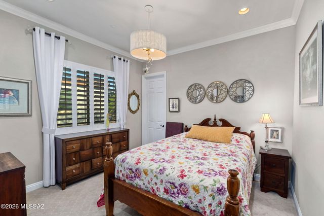 2431 N Wychwood Court, Tucson, AZ 85749