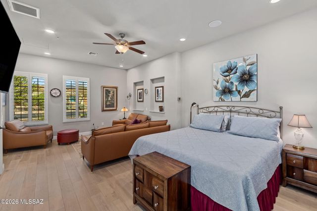 2431 N Wychwood Court, Tucson, AZ 85749