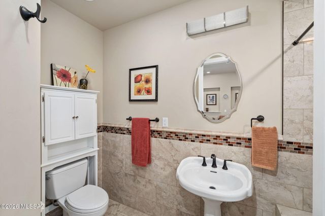 2431 N Wychwood Court, Tucson, AZ 85749